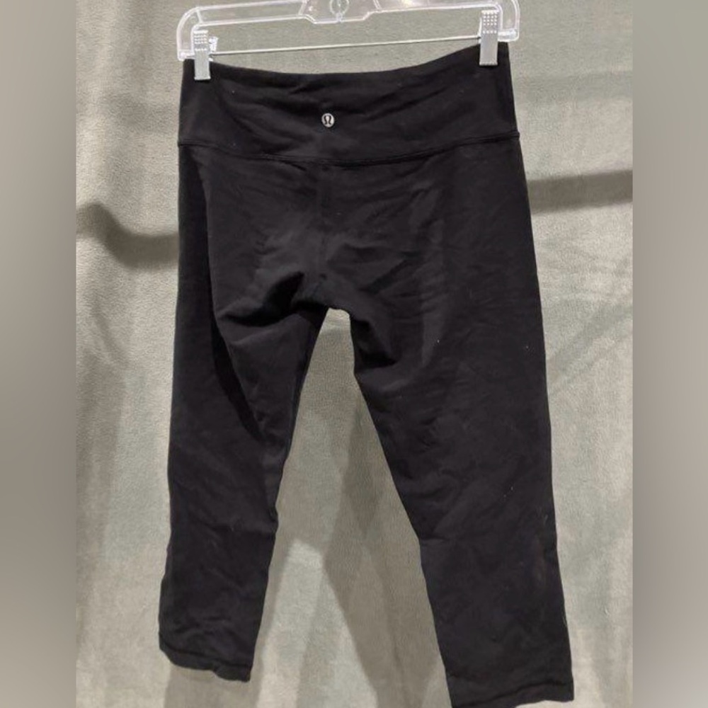 Lululemon Athletica Black cropped Leggings